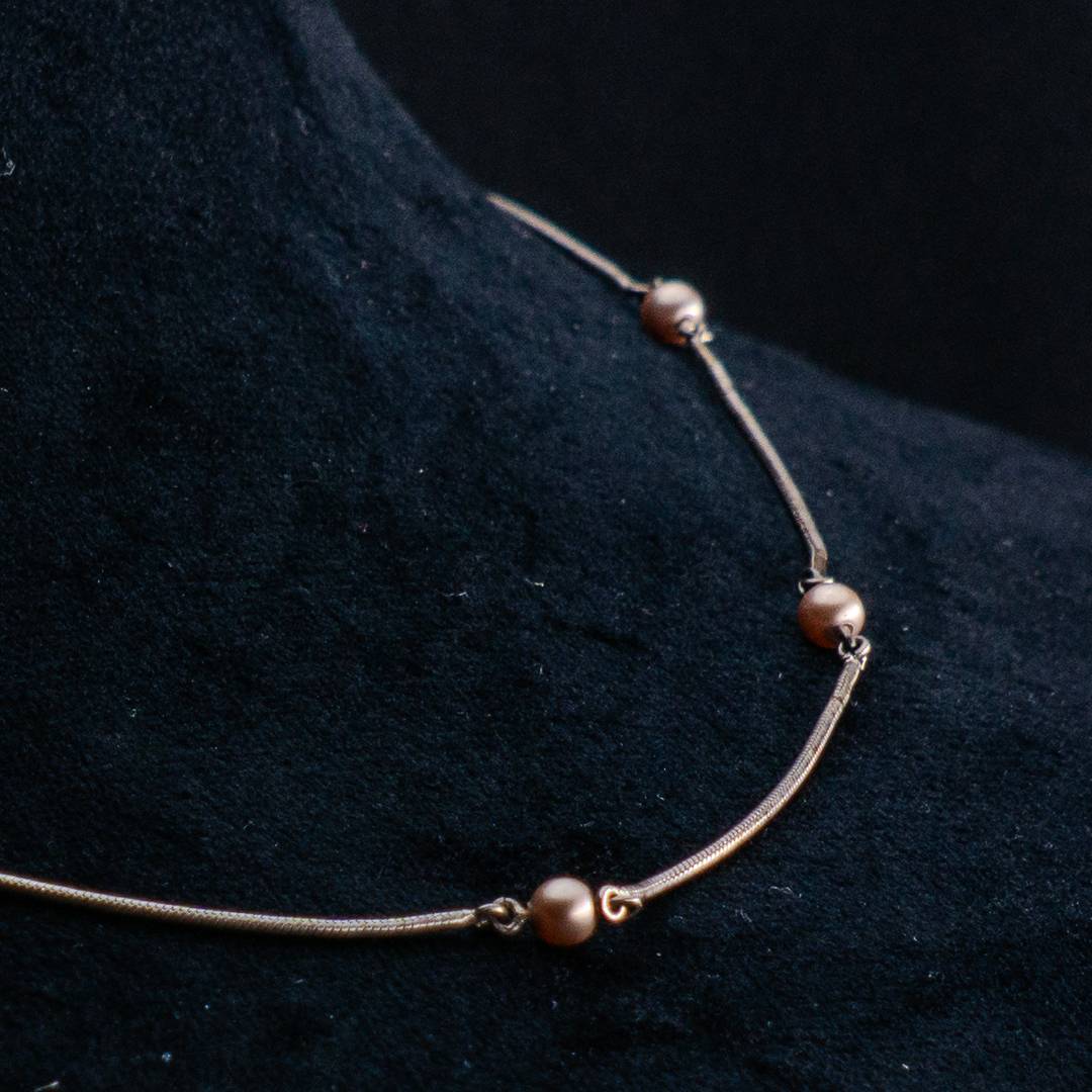 Silver pearl chain