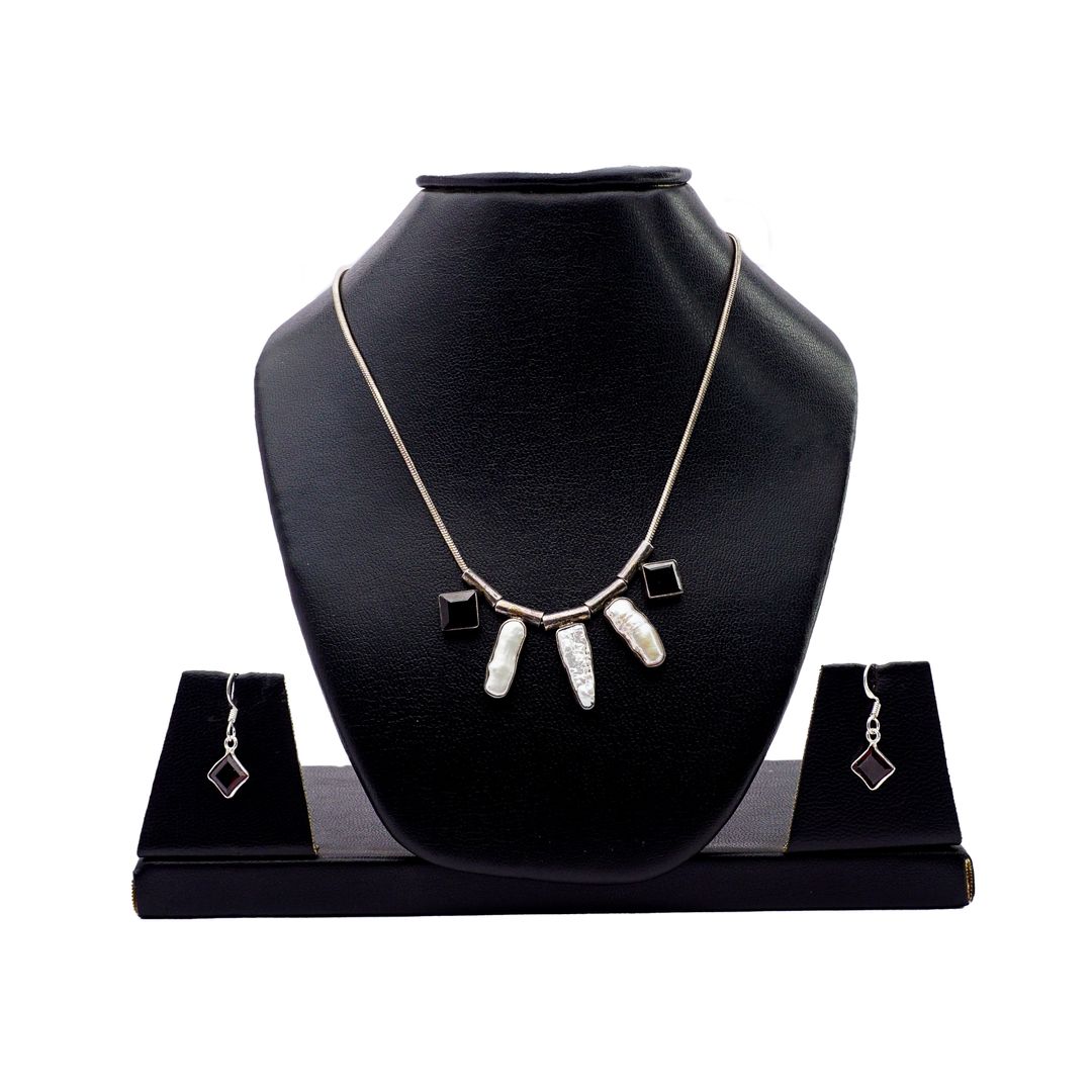 Red Velvet and Pearls